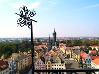 Blick zur Schlo&szlig;kirche
